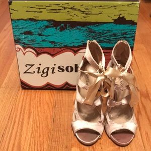 Zigi Soho Moxie Nude Heels
